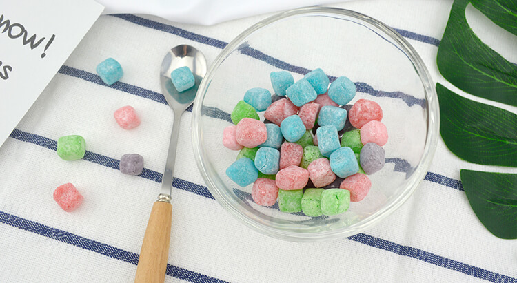 Mini cube chewy gummy candy with sugar coating! Colorful and delicious! Convenient small zipper aluminum bag.3